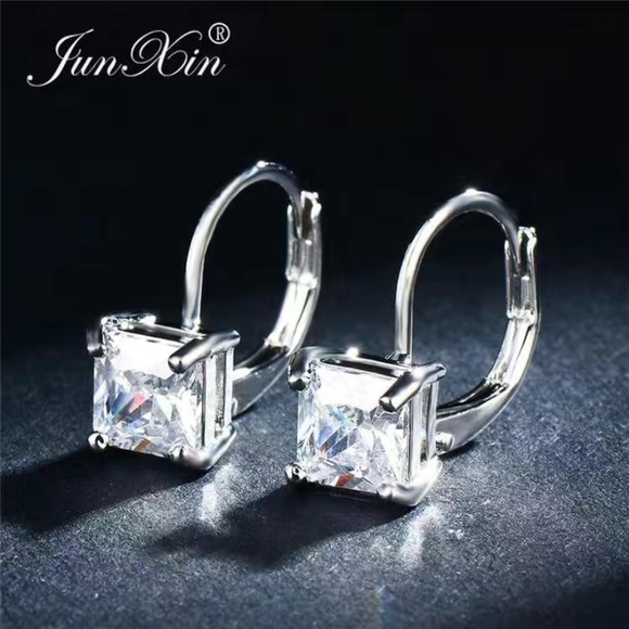 *BUNDLE 3 SAVE 20%* 18k White Gold Princess Square Cut - Picture 2 of 2